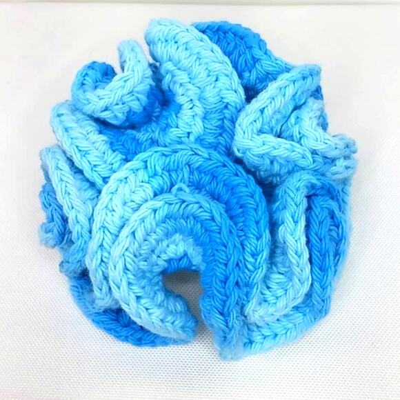 Bright Blue Floral Crochet Brooch Handmade Swirl Ombre Outerwear Colorful Pin - Picture 1 of 10